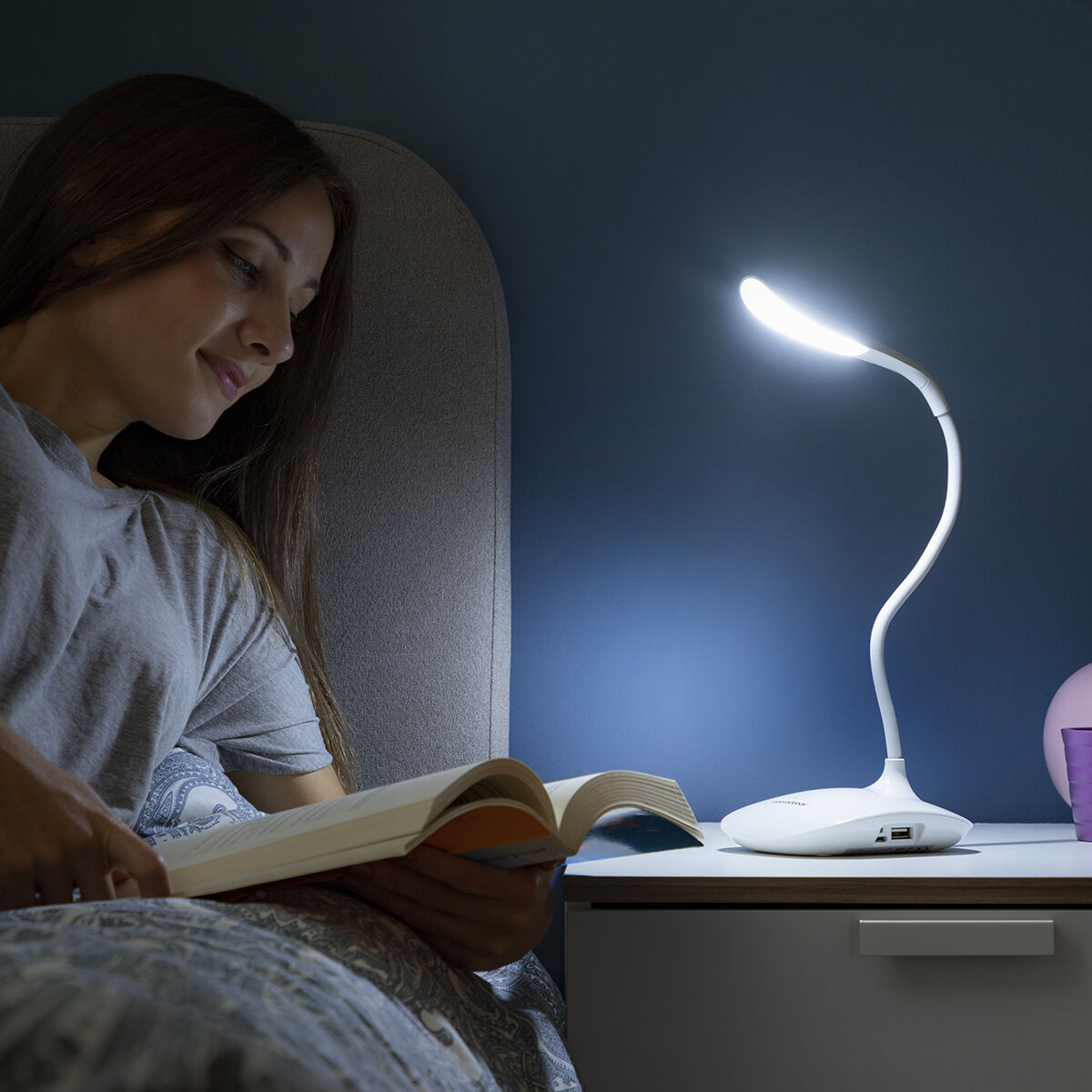 Oplaadbare aanraakgevoelige LED-tafellamp 